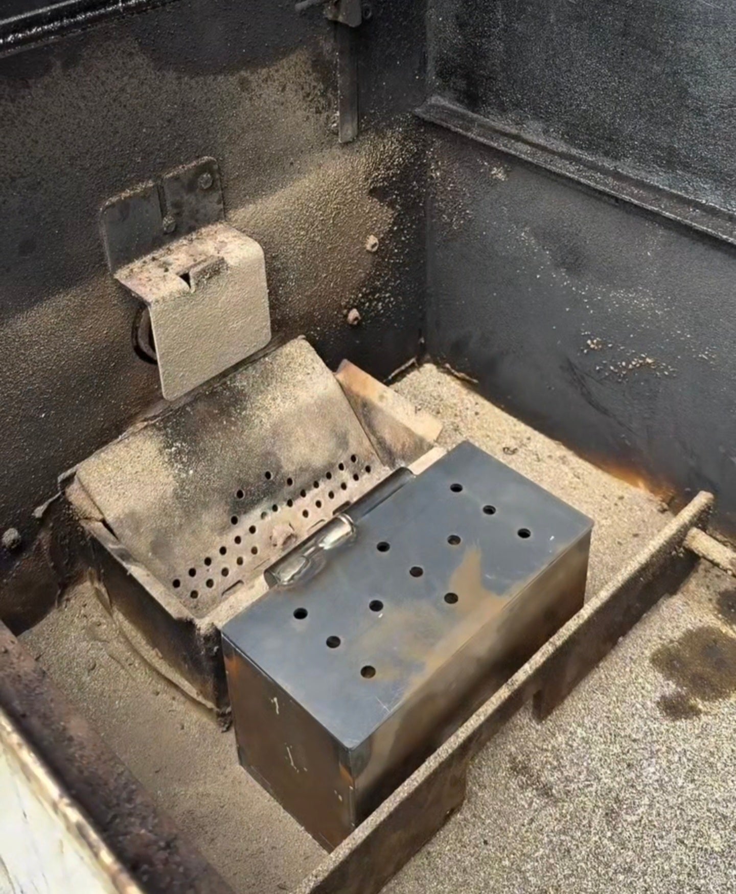 Rollbox (smoker-box)